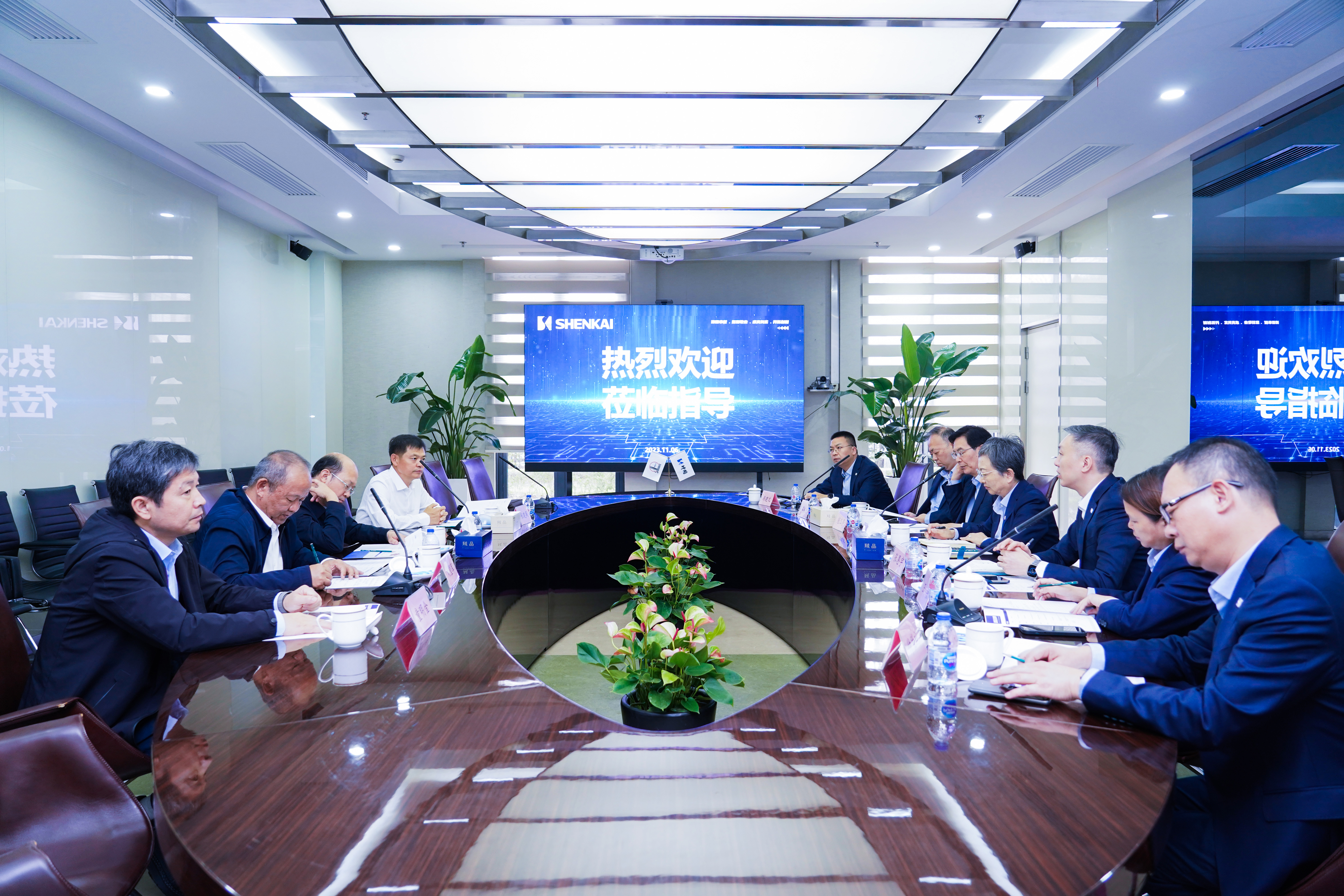 中国石化辅导刘会友、张建阔一行莅临公海赌船官网参观调查(图1) 中国石化辅导刘会友、张建阔一行莅临公海赌船官网参观调查(图1)